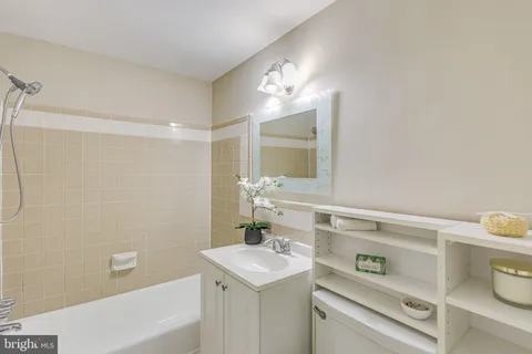 $239,500 | 1200 South Arlington Ridge Road, Unit 305, Arlington, VA 22202