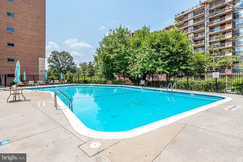 $239,500 | 1200 South Arlington Ridge Road, Unit 305, Arlington, VA 22202