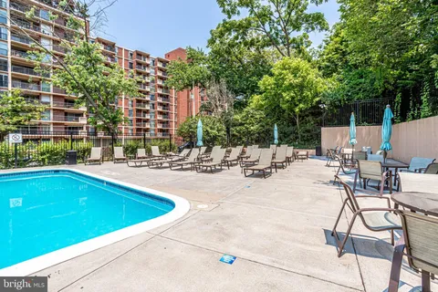 $239,500 | 1200 South Arlington Ridge Road, Unit 305, Arlington, VA 22202