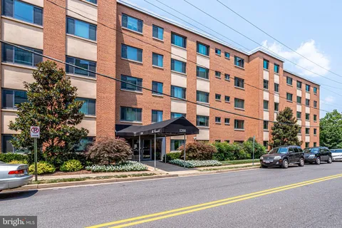 $239,500 | 1200 South Arlington Ridge Road, Unit 305, Arlington, VA 22202