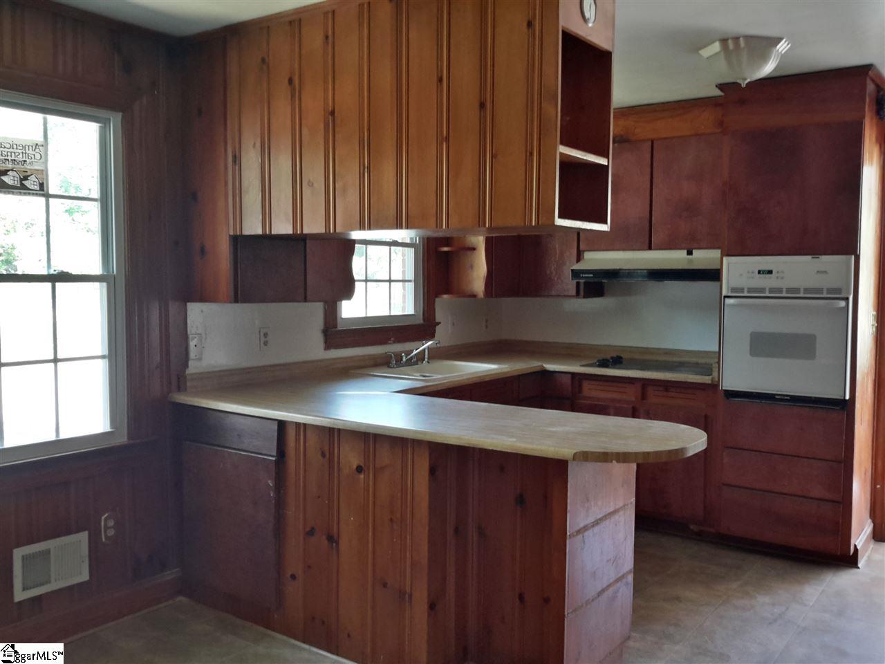 1403 East Lee Road Taylors, SC 29687 - Photo 6 of 12 Gallery Image 6