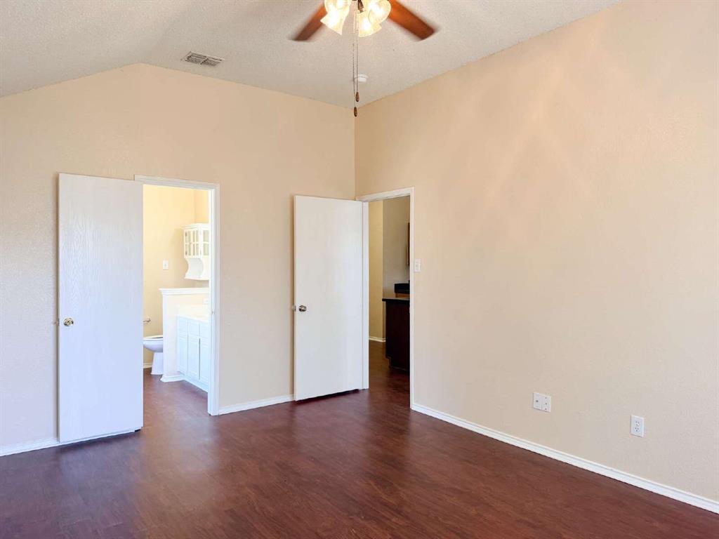 833 Edgehill Road Burleson, TX 76028 - Photo 16 of 28 Gallery Image 16