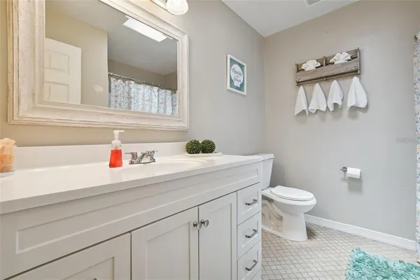 $3,200 | 4818 Holiday Drive, Tampa, FL 33615