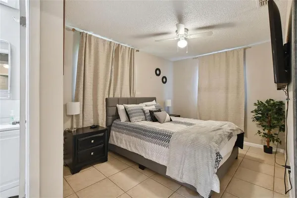 $3,200 | 4818 Holiday Drive, Tampa, FL 33615