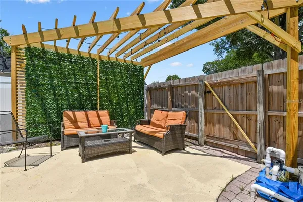 $3,200 | 4818 Holiday Drive, Tampa, FL 33615