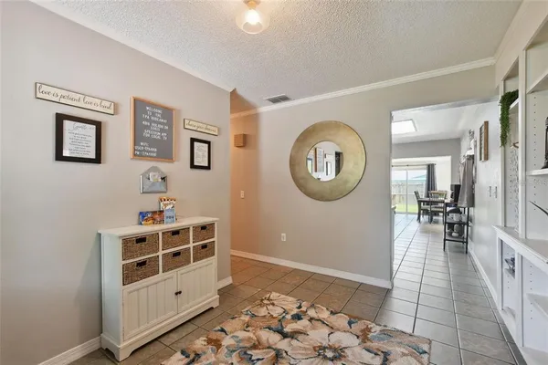 $3,200 | 4818 Holiday Drive, Tampa, FL 33615