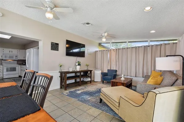 $3,200 | 4818 Holiday Drive, Tampa, FL 33615