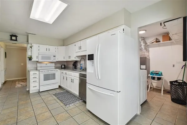 $3,200 | 4818 Holiday Drive, Tampa, FL 33615