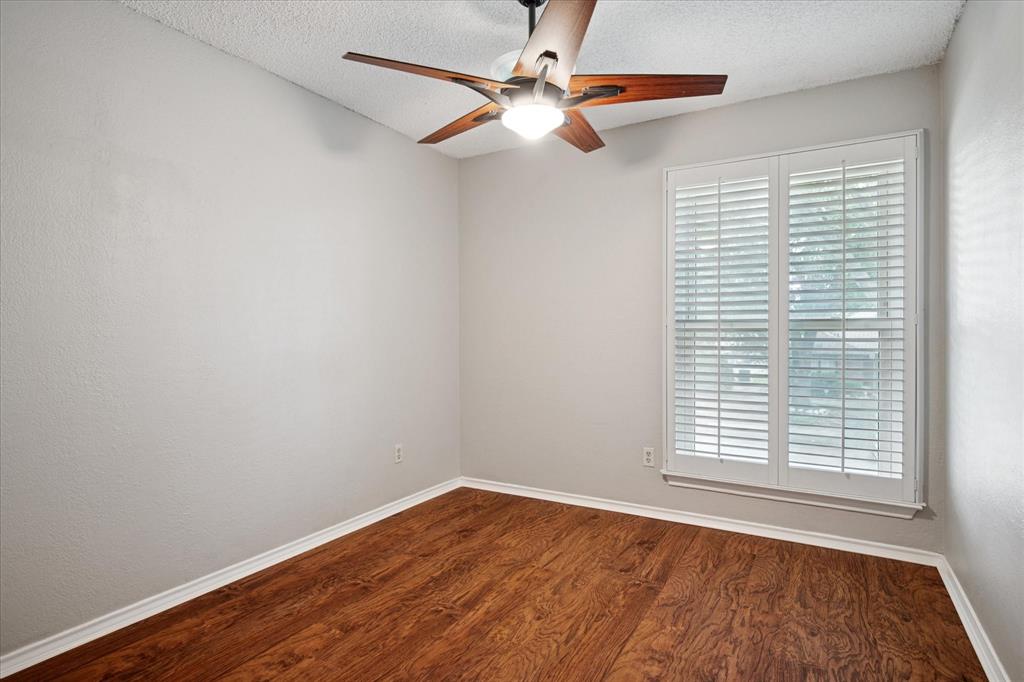2027 Lavaca Trail Carrollton, TX 75010 - Photo 16 of 25 2nd Floor Bedroom 3