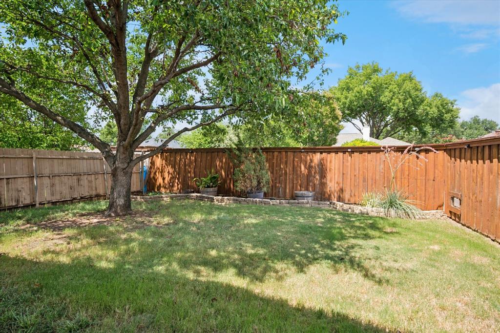 2027 Lavaca Trail Carrollton, TX 75010 - Photo 24 of 25