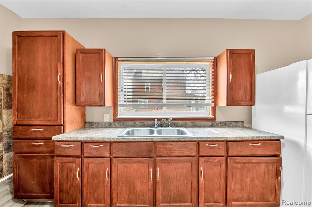 955 Coolidge Highway River Rouge, MI 48218 - Photo 15 of 17