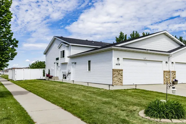 $262,500 | 4459 15th Street South, Moorhead, MN 56560