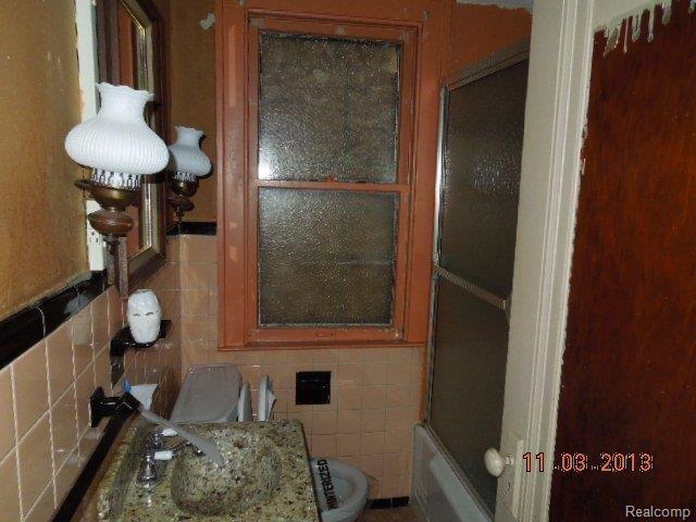 31 Elizabeth Street River Rouge, MI 48218 - Photo 8 of 18 033.JPG