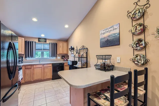 $384,900 | 3105 Saganashkee Lane, Naperville, IL 60564