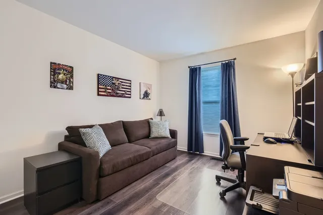 $384,900 | 3105 Saganashkee Lane, Naperville, IL 60564