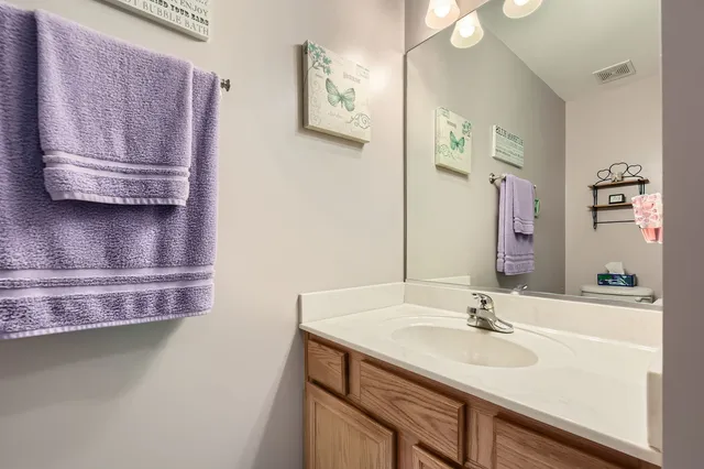 $384,900 | 3105 Saganashkee Lane, Naperville, IL 60564