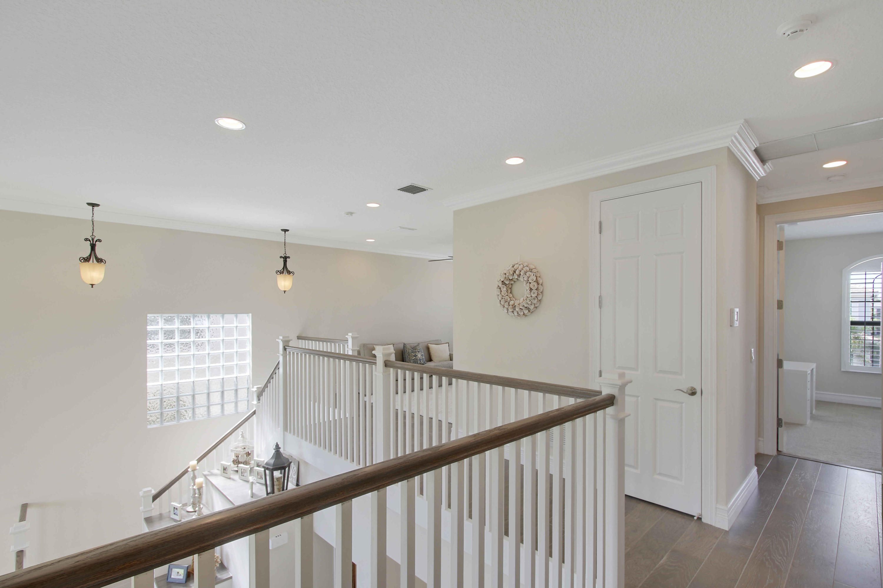 9487 Eden Roc Court Delray Beach, FL 33446 - Photo 19 of 41 Landing & Staircase