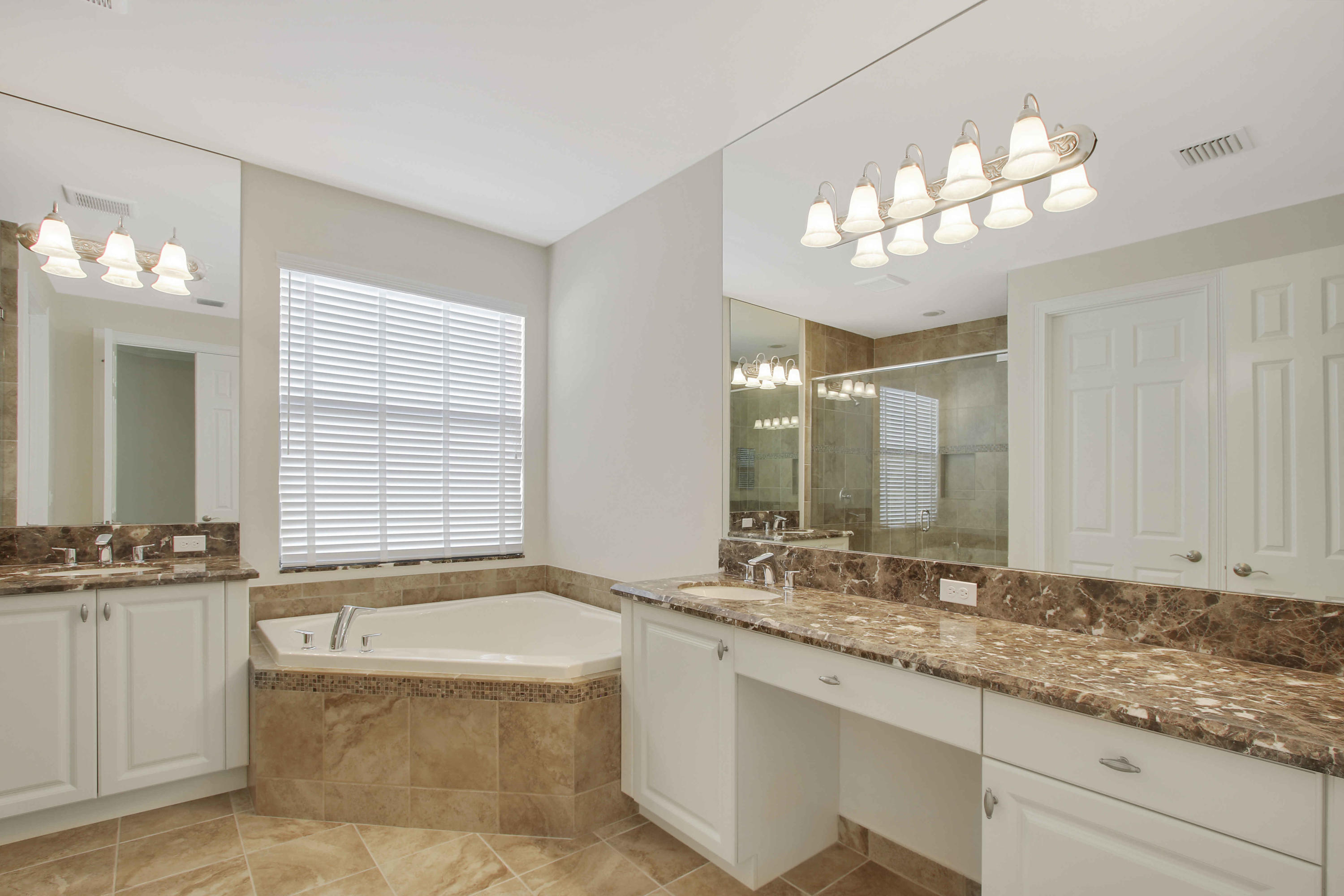 9487 Eden Roc Court Delray Beach, FL 33446 - Photo 23 of 41 Master Bath