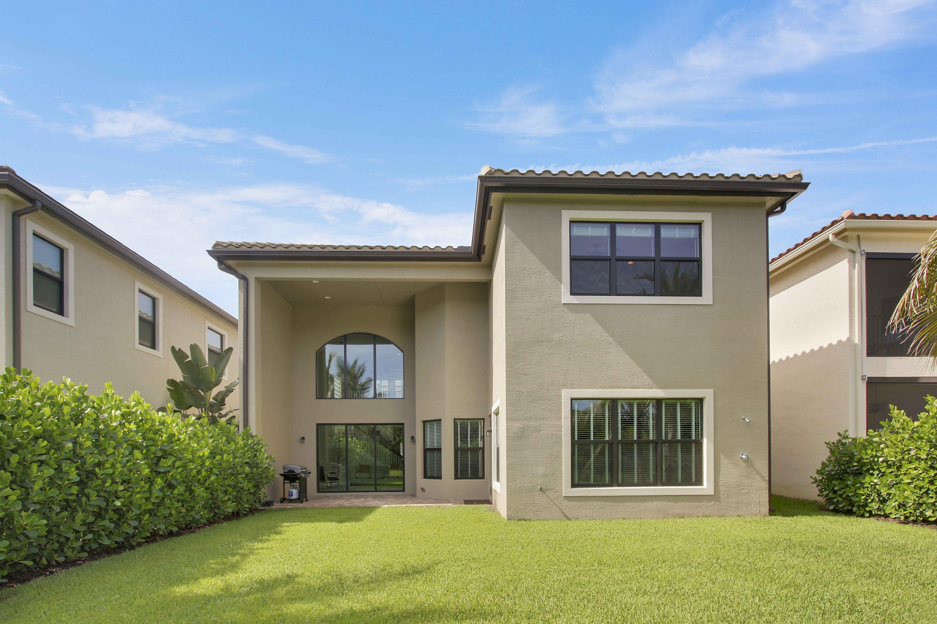 9487 Eden Roc Court Delray Beach, FL 33446 - Photo 33 of 41 Covered Patio & Yard