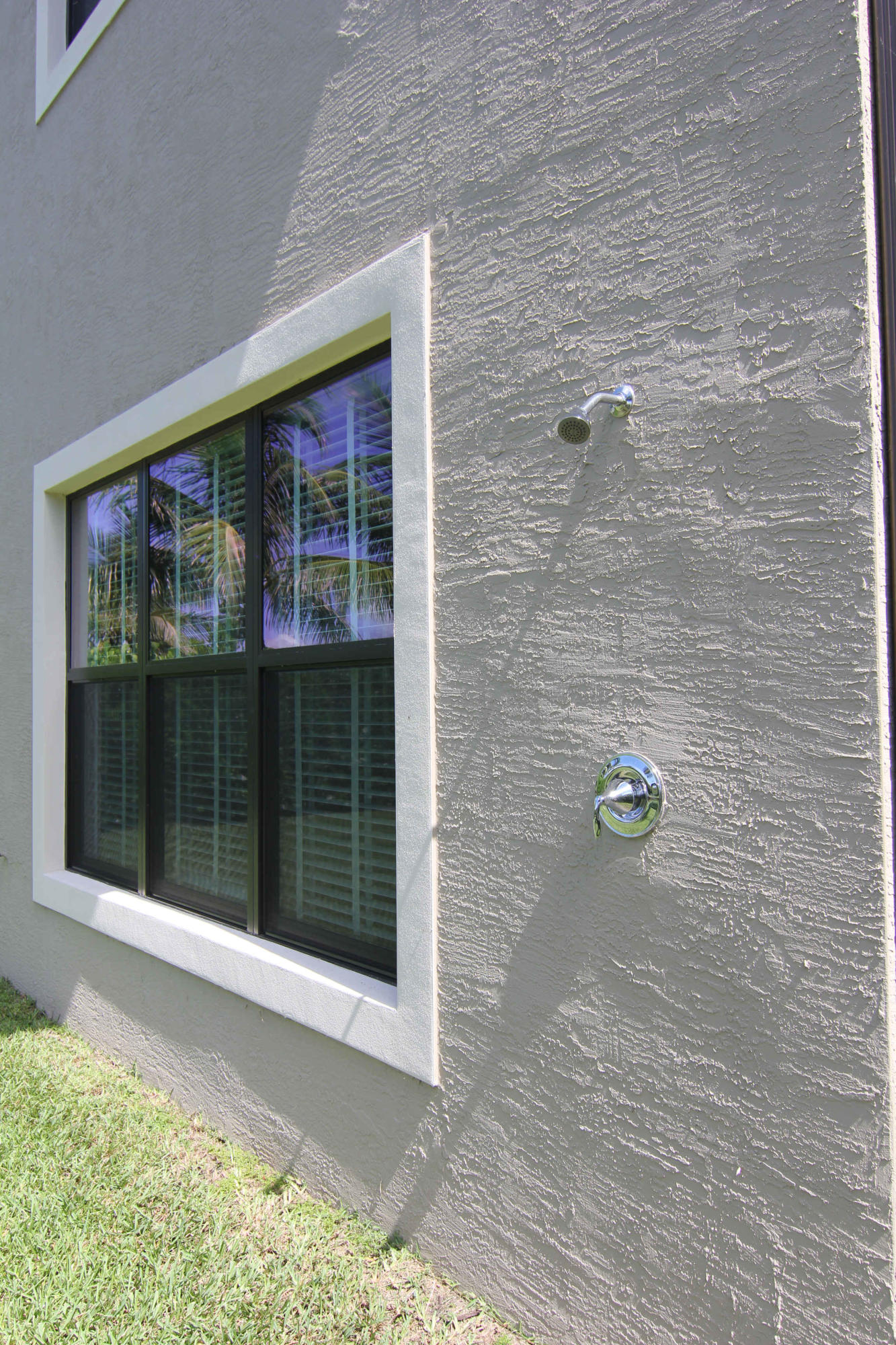 9487 Eden Roc Court Delray Beach, FL 33446 - Photo 35 of 41 26a. Outside Shower