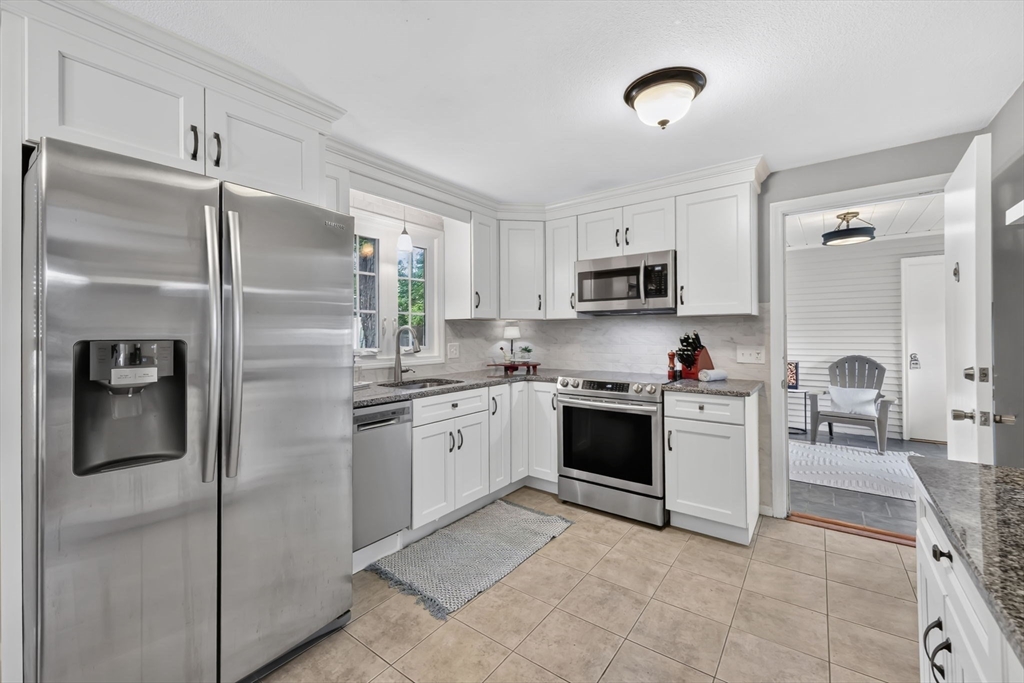 6 Rogers Road East Longmeadow, MA 01028 - Photo 2 of 38