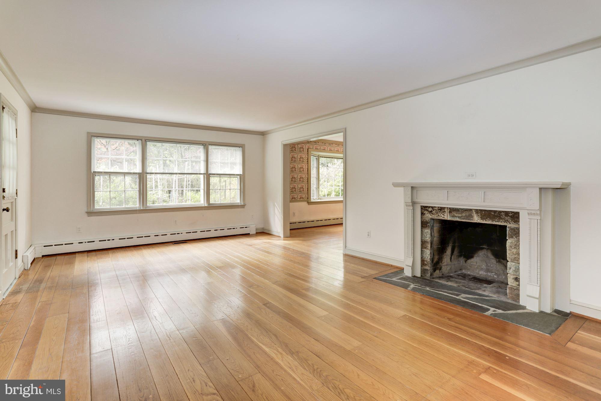 2113 Drury Road Silver Spring, MD 20906 - Photo 5 of 26 Living Room