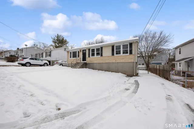 $314,500 | 9 High Top Circle East, Hamden, CT 06514