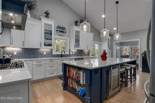 $1,900,000 | 356 Okema Way, Loudon, TN 37774