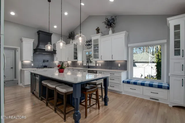 $1,900,000 | 356 Okema Way, Loudon, TN 37774