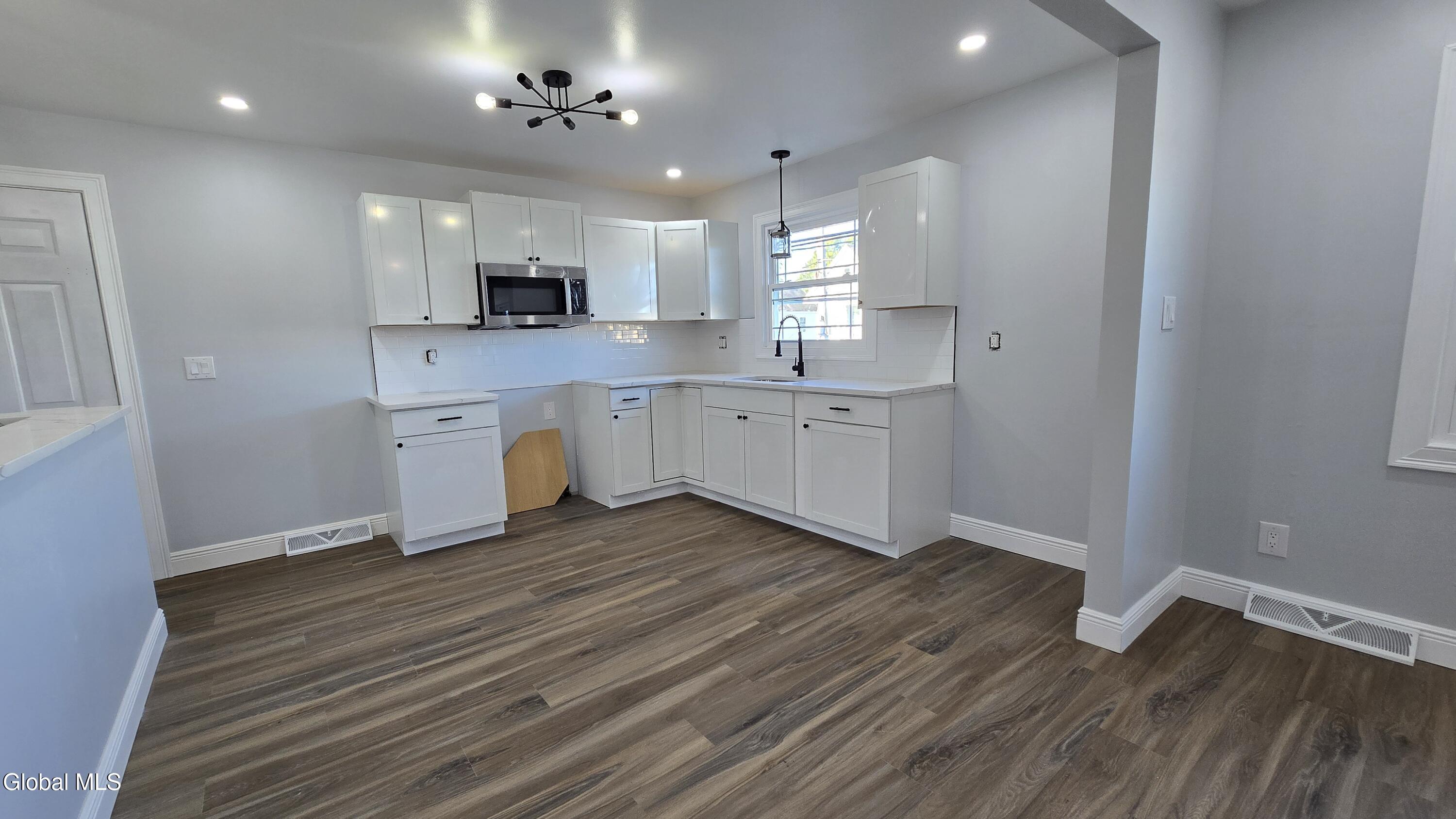 1732 Carrie Street Schenectady, NY 12308 - Photo 4 of 16 20251009_093631