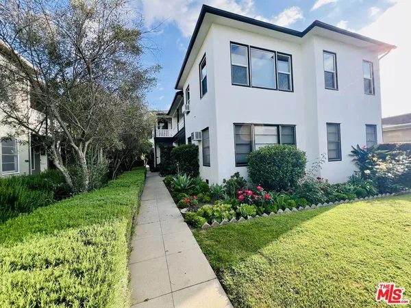 $3,995 | 4526 St Elmo Drive, Los Angeles, CA 90019