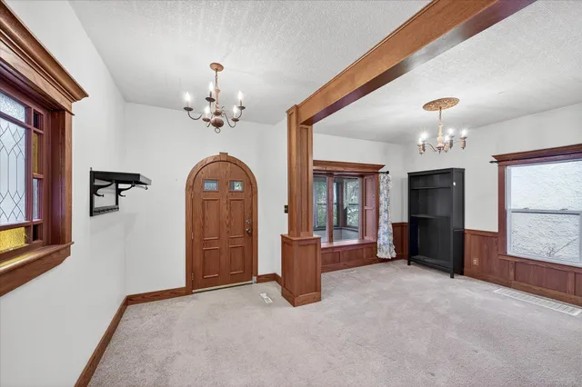 $229,500 | 1039 Argyle Street, St. Paul, MN 55103