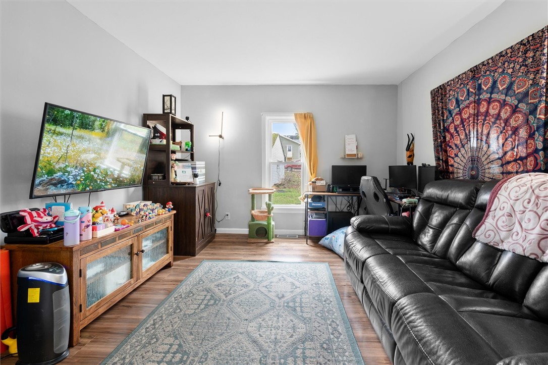 68 Garrow Street Auburn, NY 13021 - Photo 11 of 41 Living Room