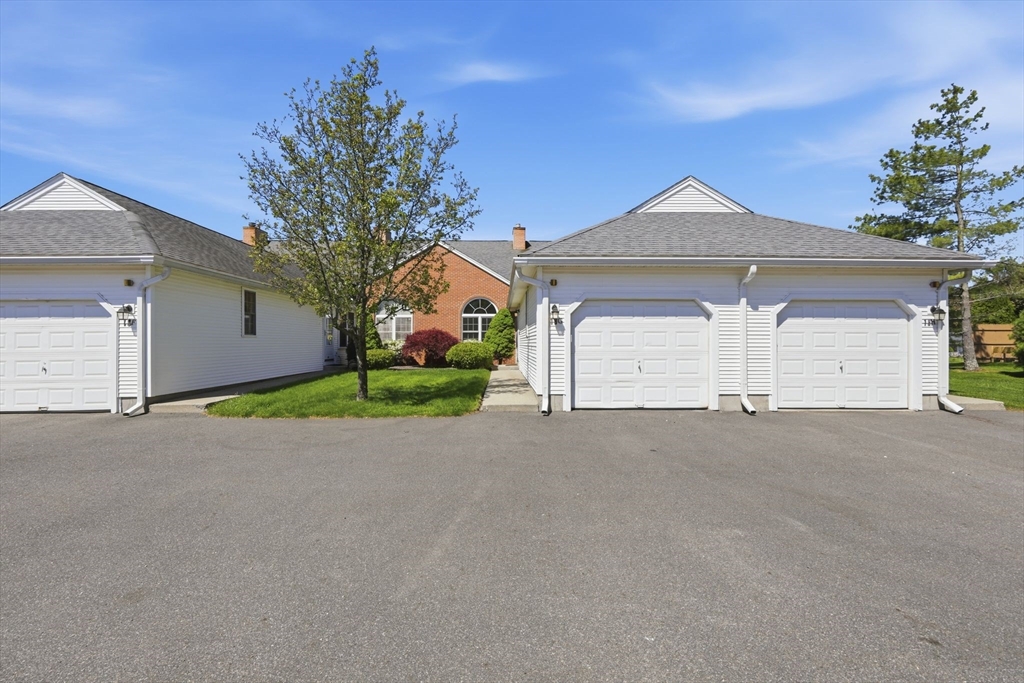 18 Castle Hills Road, Unit G Agawam, MA 01001 - Photo 2 of 39 Gallery Image 2