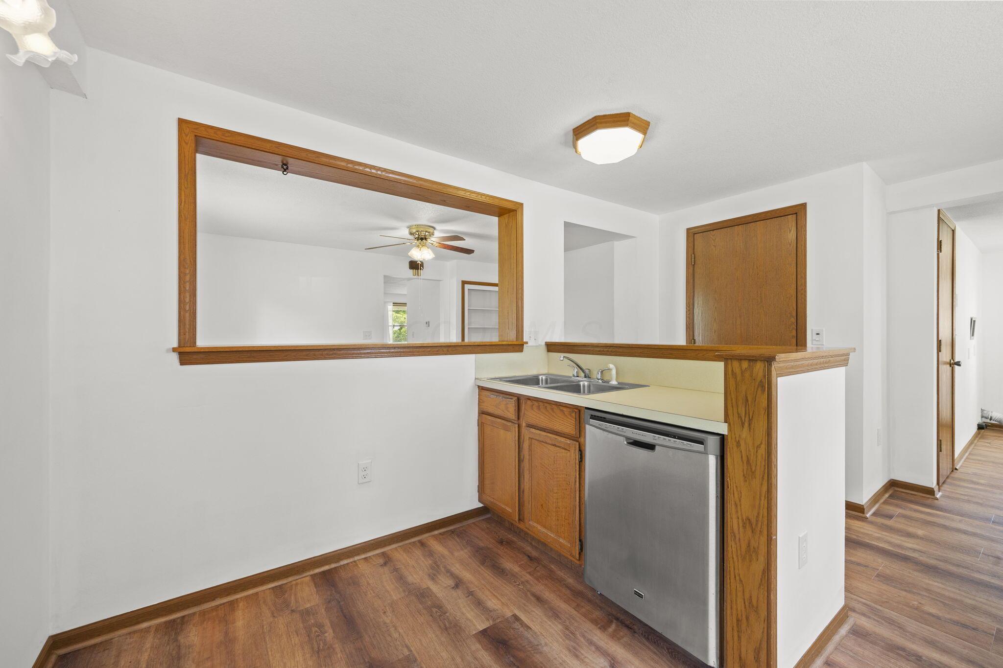 175 South 5th Street Newark, OH 43055 - Photo 14 of 50 Kitchen