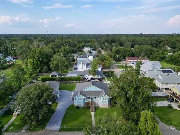 $1,950 | 1801 Claiborne Street, Mandeville, LA 70448