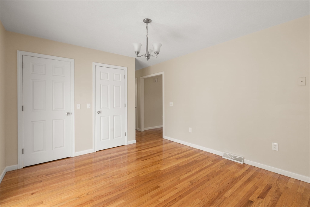 63 Hope Street Springfield, MA 01119 - Photo 10 of 36