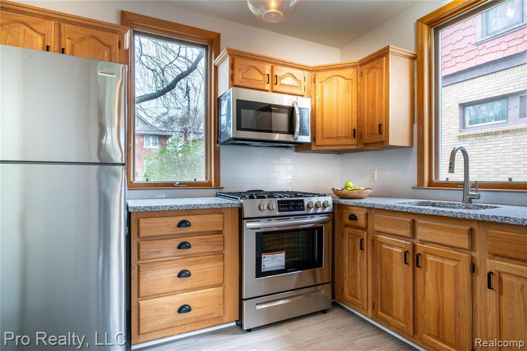 1135 Nottingham Road Grosse Pointe Park, MI 48230 - Photo 4 of 21