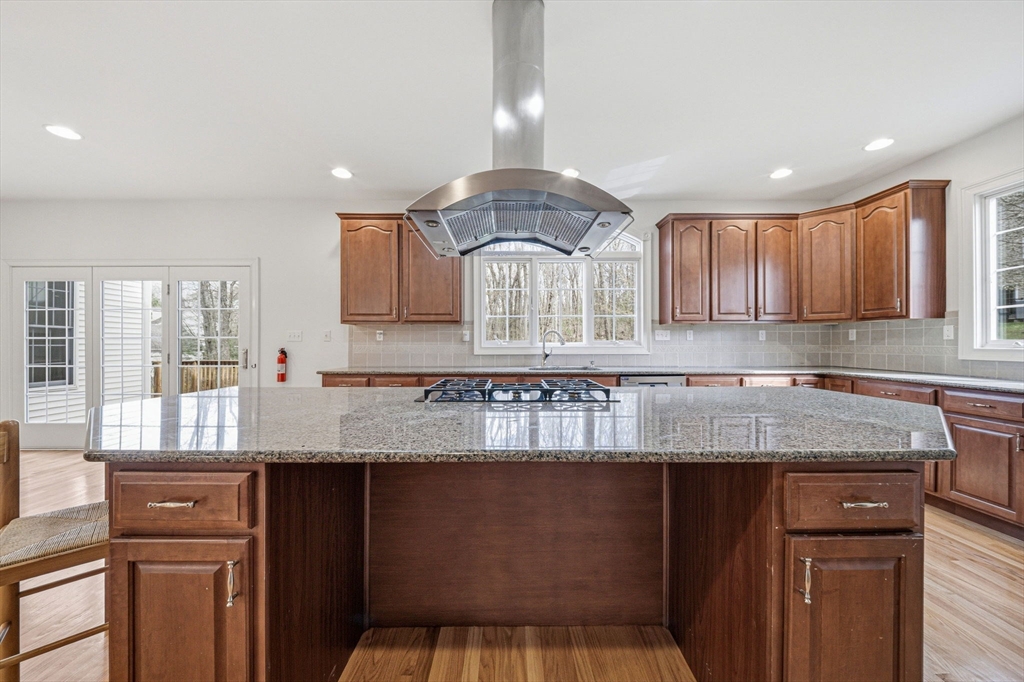 9 Overlook Road Hopkinton, MA 01748 - Photo 11 of 32
