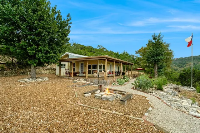 $1,200,000 | 411 Valley View Drive, Pipe Creek, TX 78063