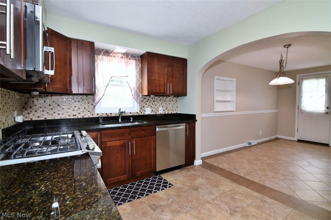 1190 Belrose Road Mayfield Heights, OH 44124 - Photo 11 of 44
