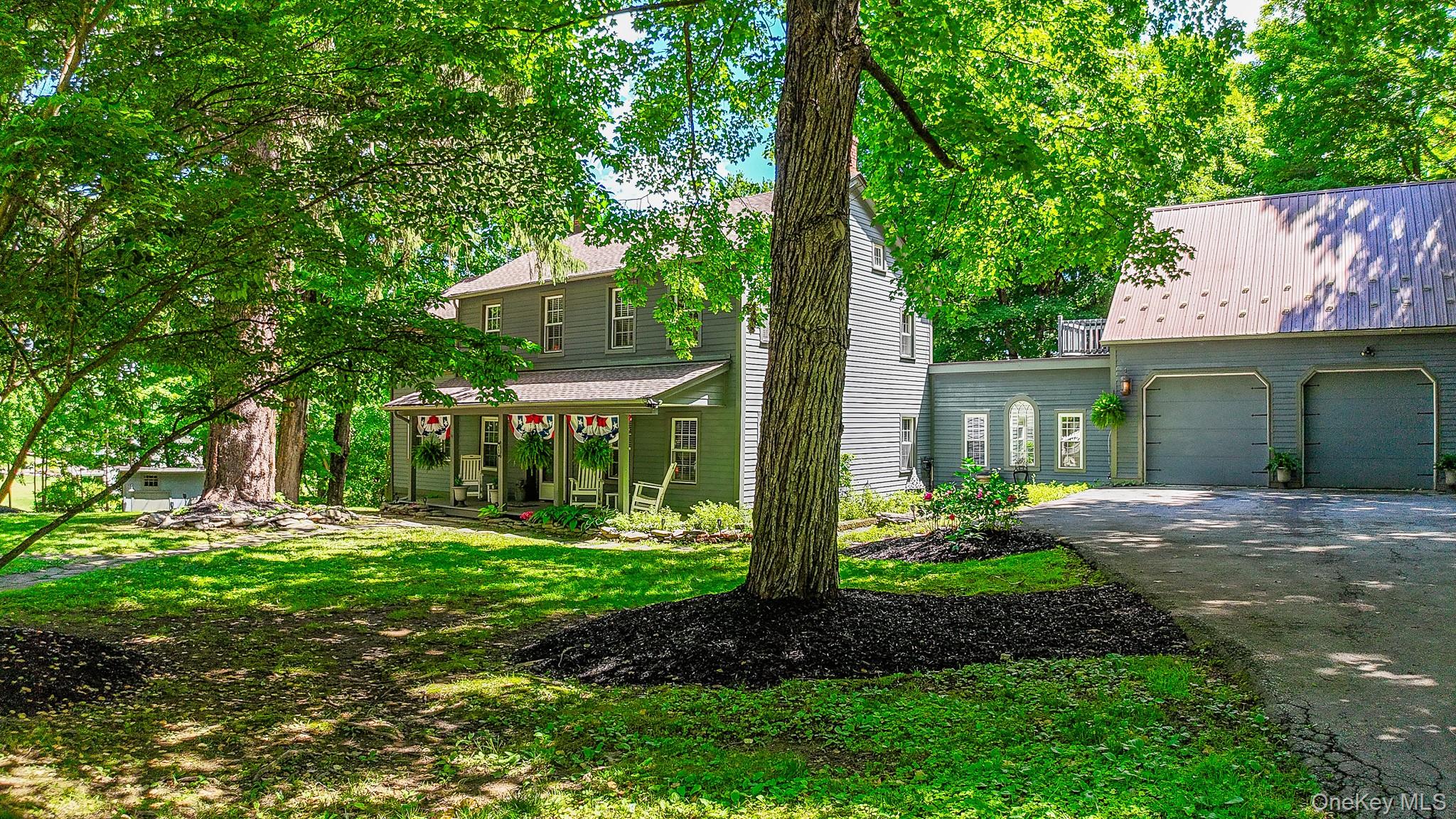 195 Pressler Road Wallkill, NY 12589 - Photo 5 of 47 Side view of the house and front yard