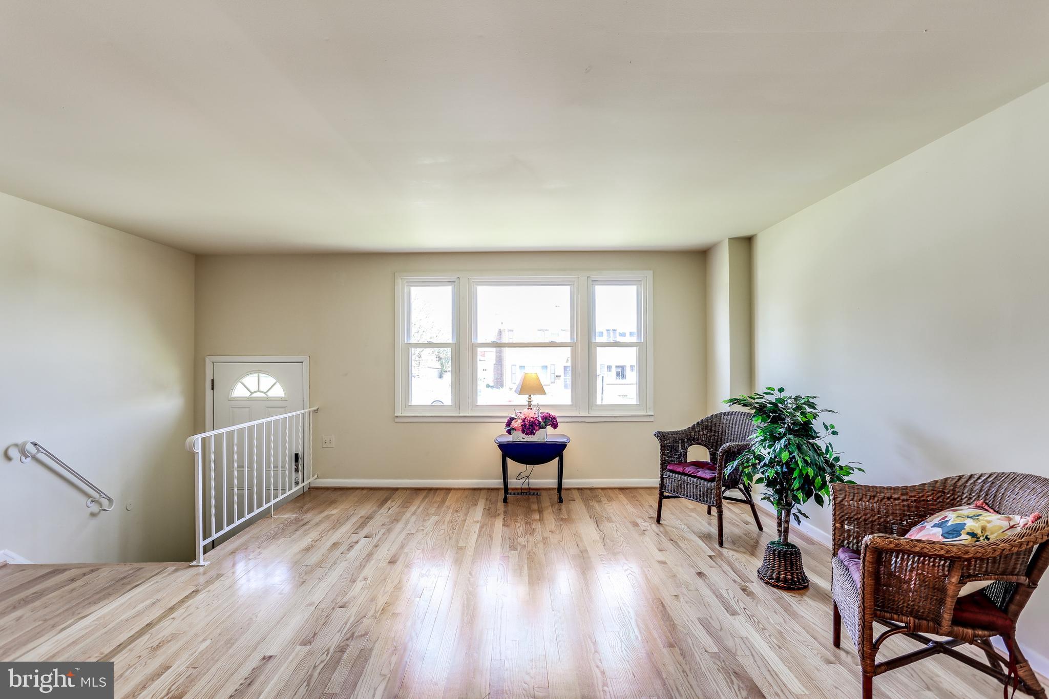 5648 Braxfield Road Halethorpe, MD 21227 - Photo 4 of 26 Living Rm