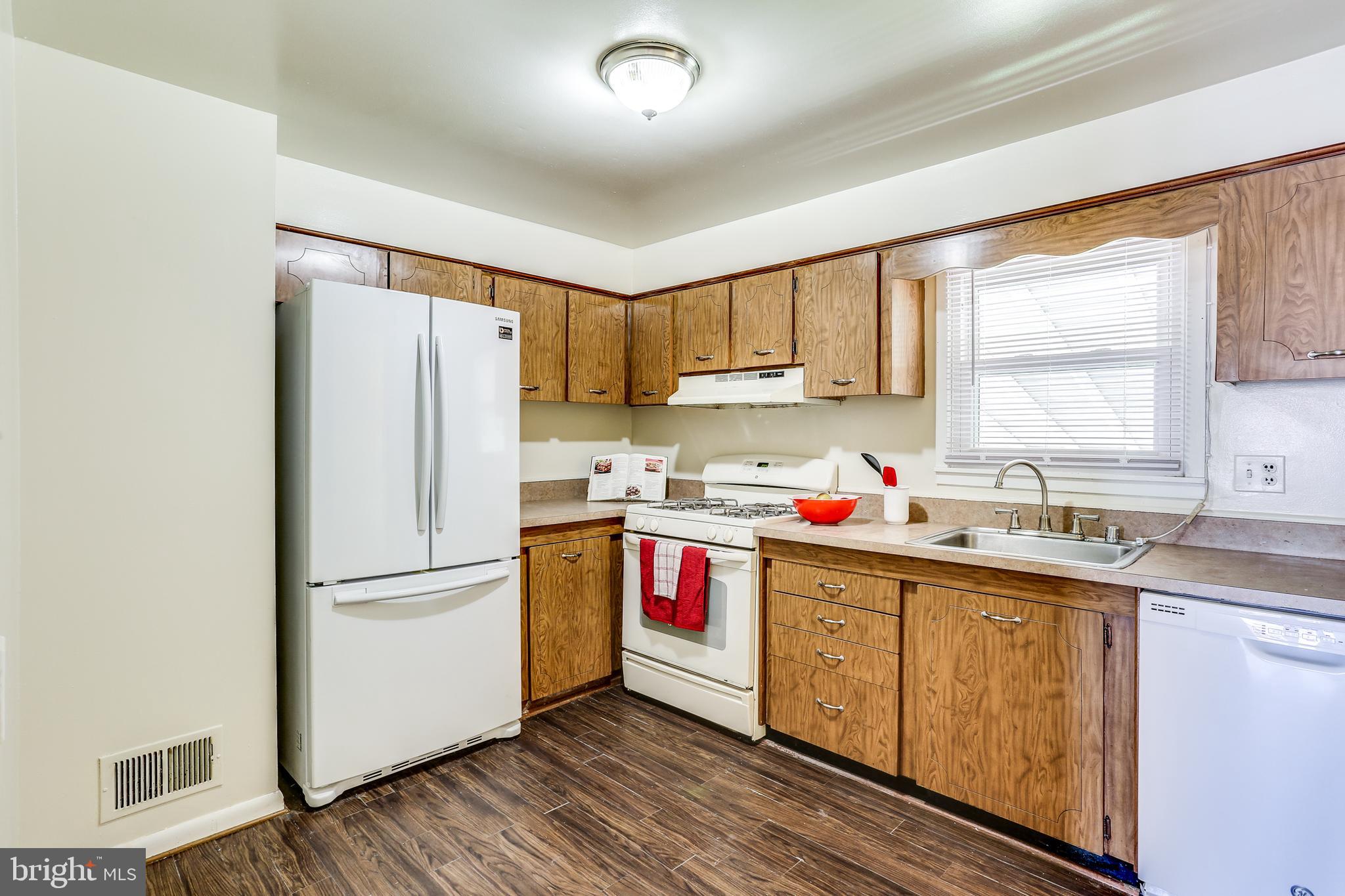 5648 Braxfield Road Halethorpe, MD 21227 - Photo 9 of 26 Kitchen