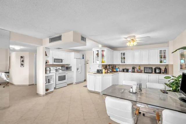 $310,000 | 800 Northeast 195th Street, Unit 601, Miami, FL 33179