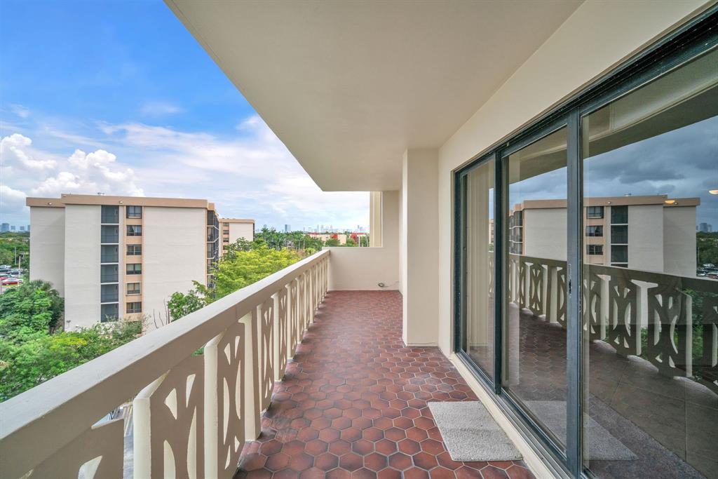 800 Northeast 195th Street, Unit 601 Miami, FL 33179 - Photo 26 of 35