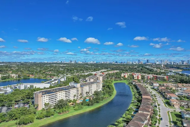 $310,000 | 800 Northeast 195th Street, Unit 601, Miami, FL 33179