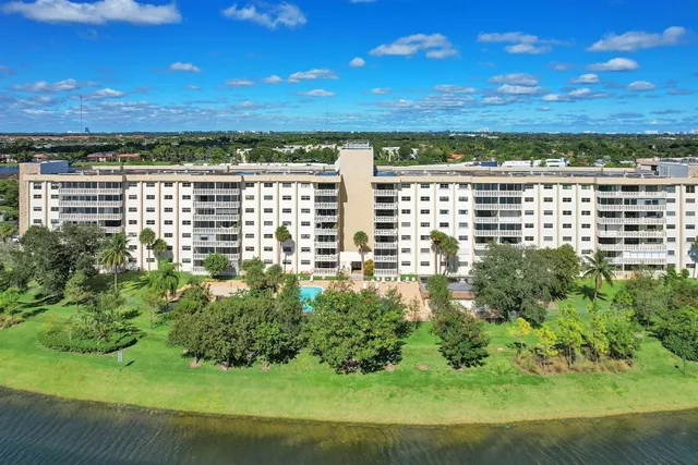 $310,000 | 800 Northeast 195th Street, Unit 601, Miami, FL 33179