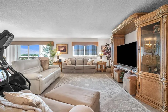 $310,000 | 800 Northeast 195th Street, Unit 601, Miami, FL 33179