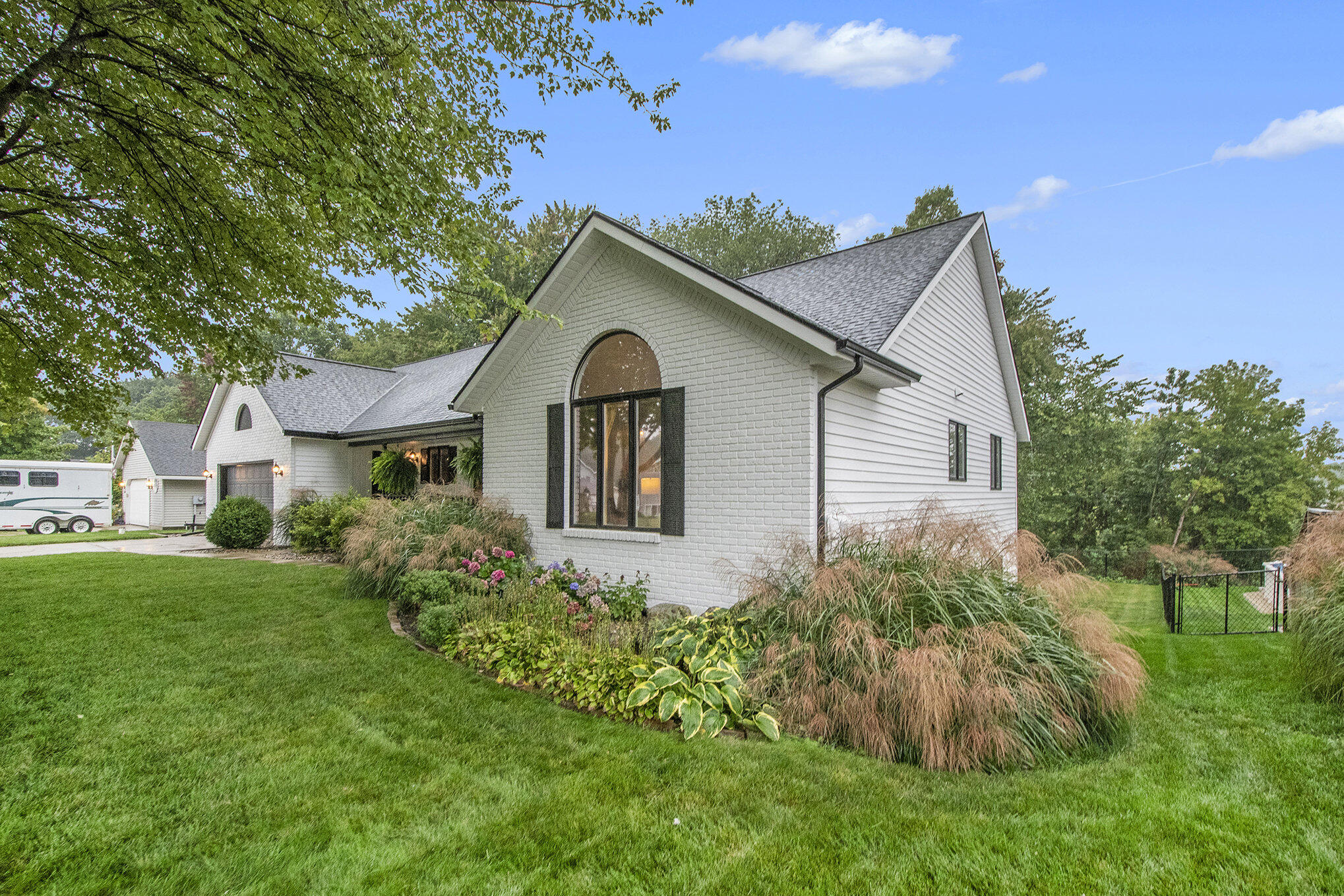 8631 Ridgebluff Drive Southwest Byron Center, MI 49315 - Photo 4 of 39 004_dsc_0509